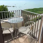 Club218 Apartman *
