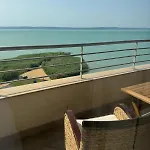 Club218 Apartman *