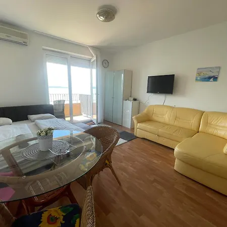 Apartament Club218