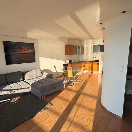 Club218 Apartmán