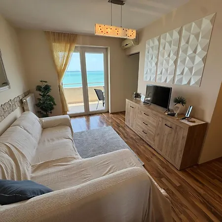 Apartament Club218 *